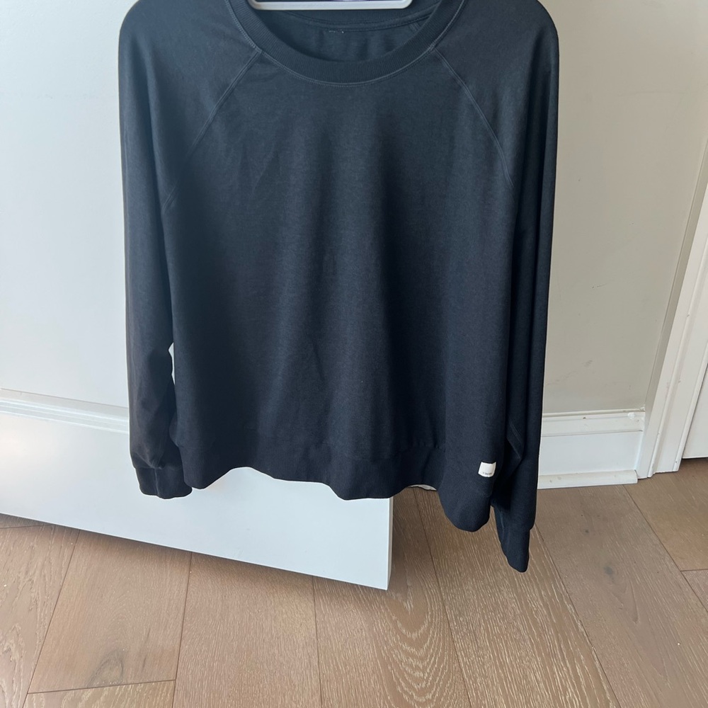 Vuori women’s Black Crewneck Pullover - Picture 5 of 5